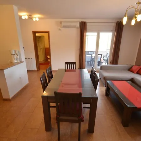 Apartman With Parking Space - 18562