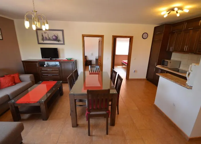דירה With Parking Space - 18562